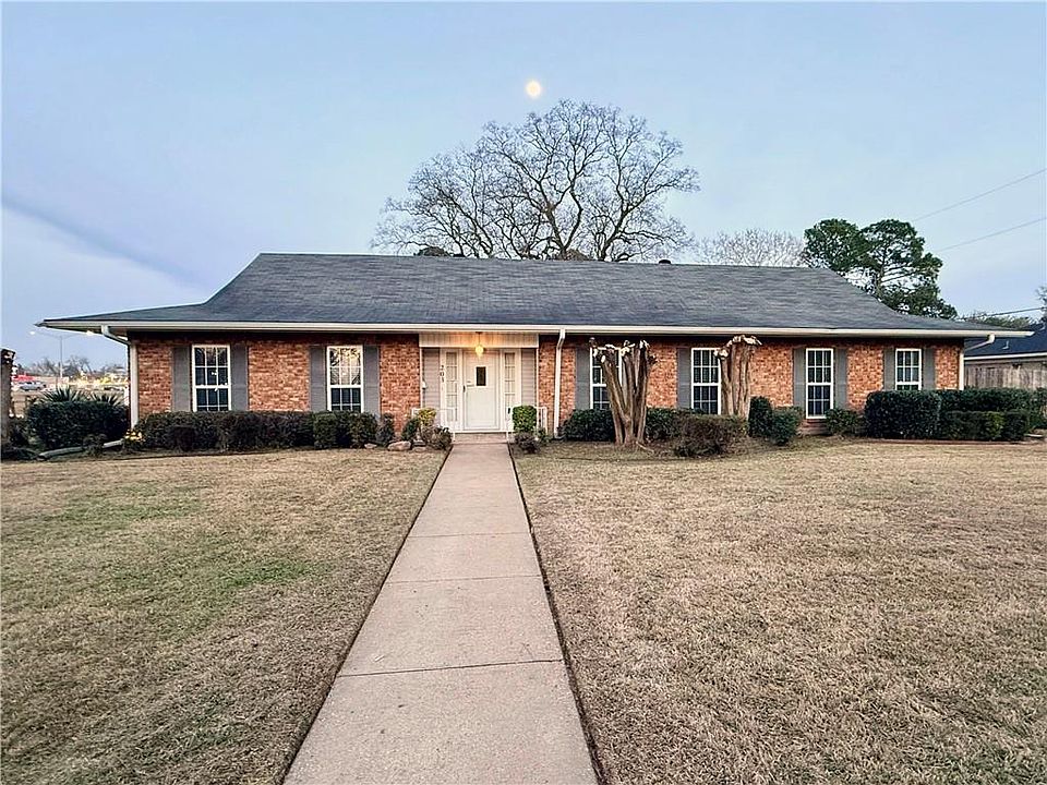 1st image of 203 Tanglewood Dr