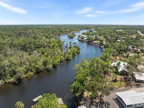 1713 NE Stokes Ln, Steinhatchee, FL 32359