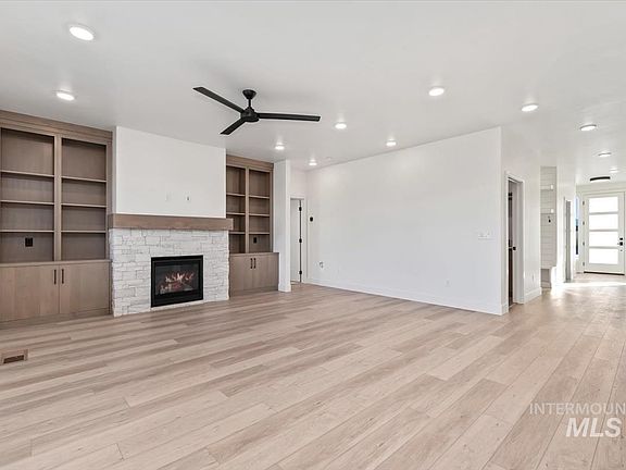 2nd image of 2300 N Palaestra Ave