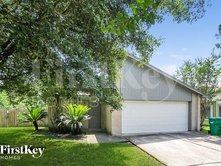 20030 Bambiwoods Dr — Photo 2