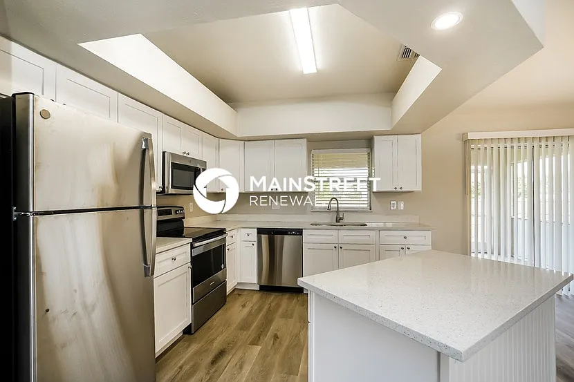 1154 NW 27th Ave — Photo 4
