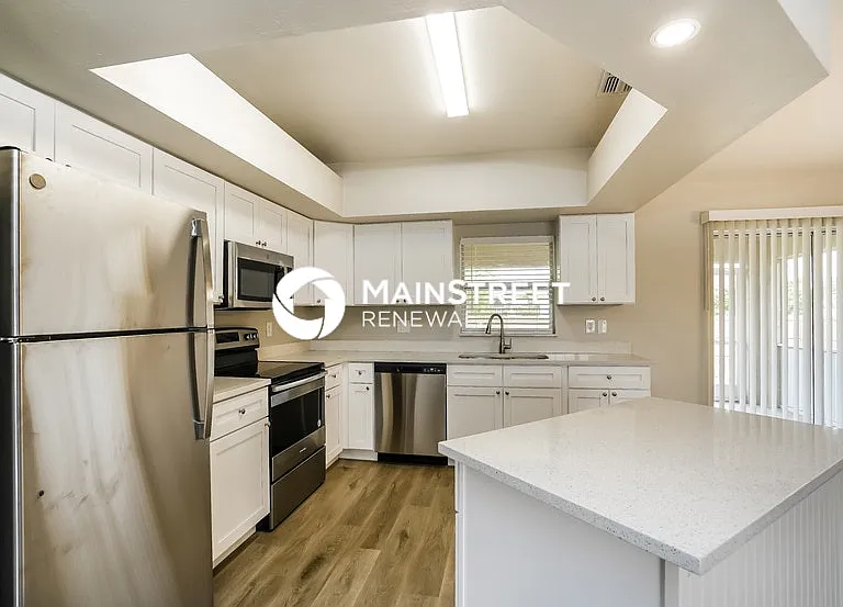1154 NW 27th Ave — Photo 5