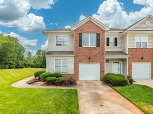 710 Village Lake Dr, Mebane, NC 27302