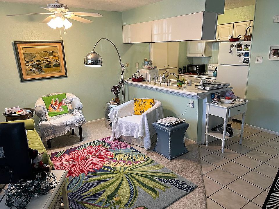 2nd image of 217 W F St #217