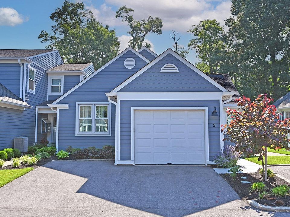 1st image of 5 Greenhouse Ln