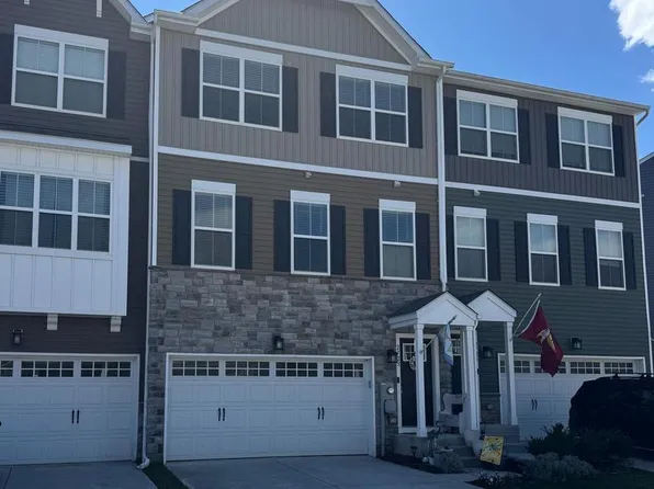 2723 Town View Cir, New Windsor, MD 21776