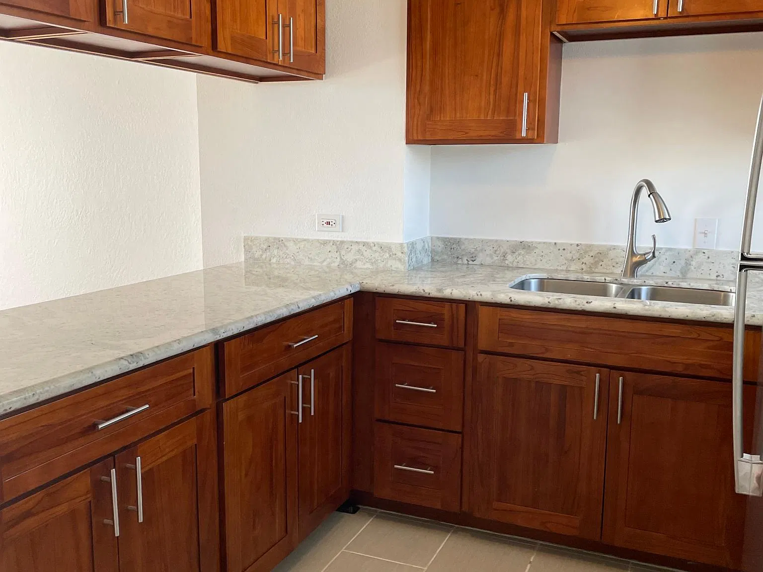 2 bed, 633 sqft, $2,300 — Photo 2