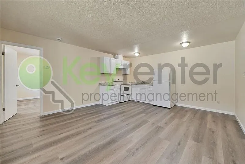 2 bed, 1.0 bath, 650 sqft, $1,400 — Photo 2