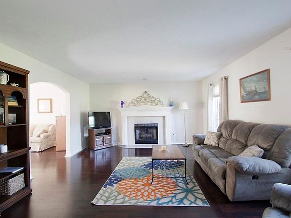 5th image of 361 Cascade Ct