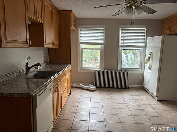 4th image of 405 Prospect St #2