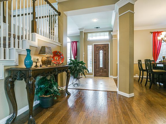 3rd image of 8201 Shady Oaks Dr