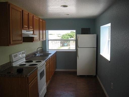 2nd image of 405 Tyler Ave APT 304