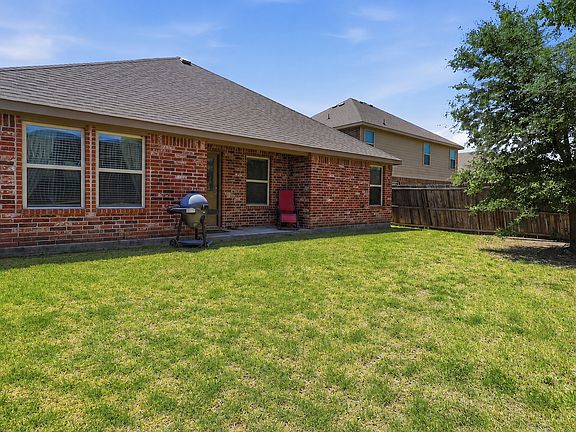 3rd image of 2380 Willard Way