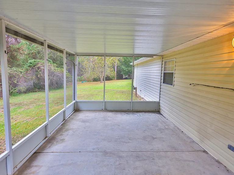 213 Pinoak Ct W — Photo 7