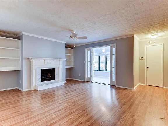 3rd image of 1007 Summit North Dr NE #1007
