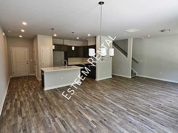 4th image of 270 Shingle Oak Rd
