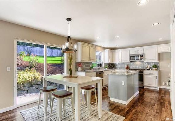 4th image of 3727 30th Avenue Ct NW