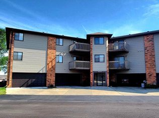 929 Circle Dr, Aberdeen, SD 57401