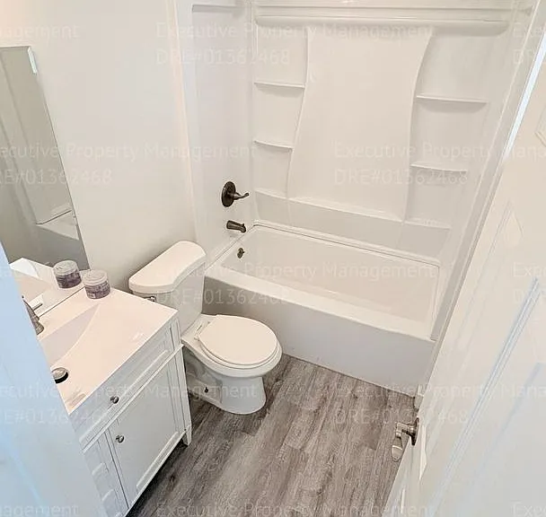 2238 Lindora St — Photo 21