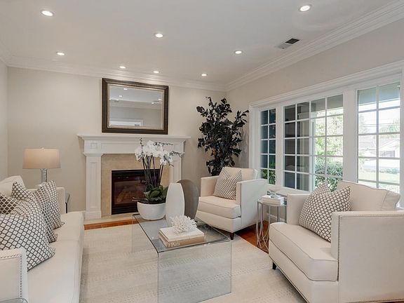 4th image of 412 Valencia Dr