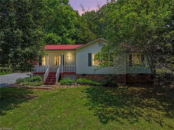 4096 Hoover Hill Rd, Trinity, NC 27370