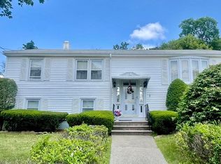 2 Blueview Rd, West Roxbury, MA 02132