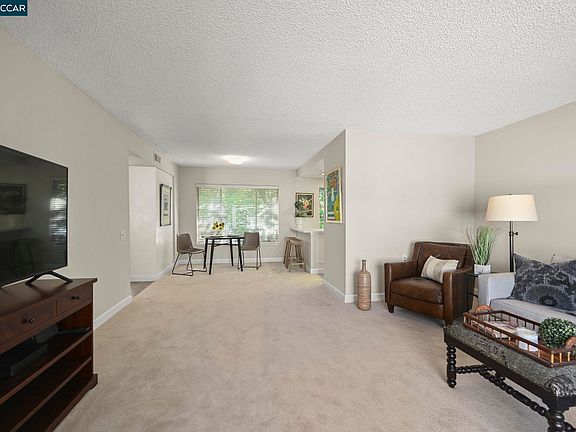 5th image of 1225 Singingwood Ct APT 1
