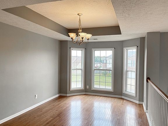 5th image of 681 Clover Hills Ct
