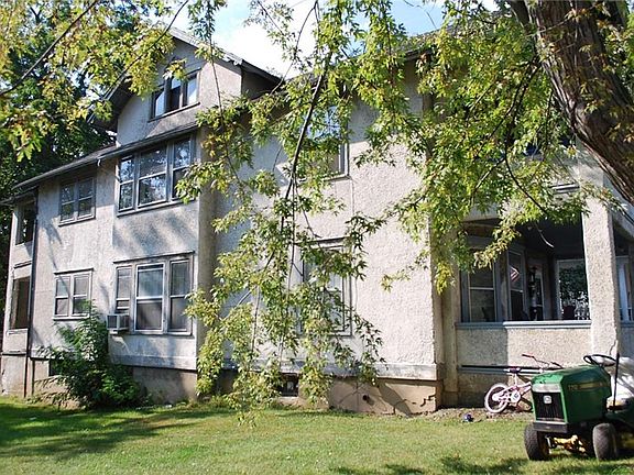 3rd image of 102 Sheppard St