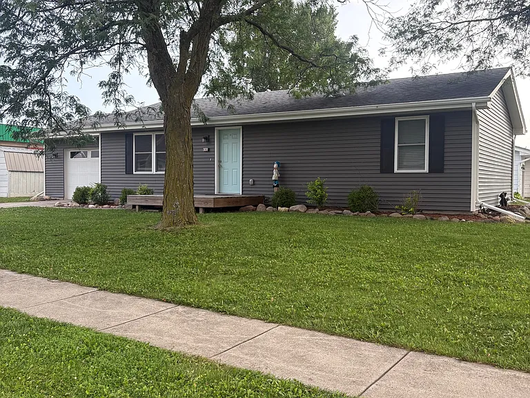 1101 Lincoln St SE — Photo 2