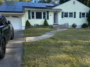 12 Klein St, Oakhurst, NJ 07755