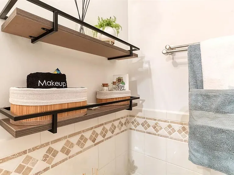 4014 W Palmira Ave — Photo 39