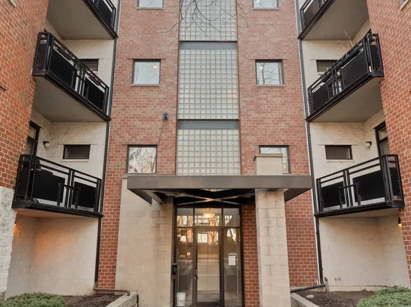 2317 W Wolfram St APT 513, Chicago, IL 60618