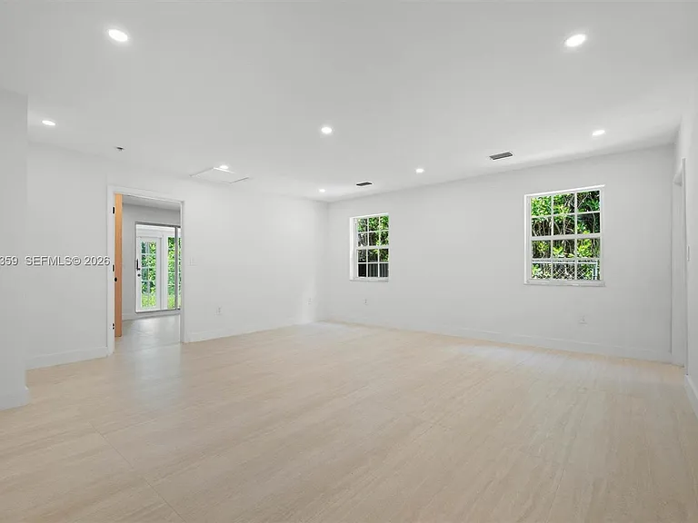 11770 Griffing Blvd — Photo 24