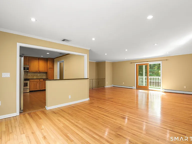 122 Deforest Rd — Photo 21