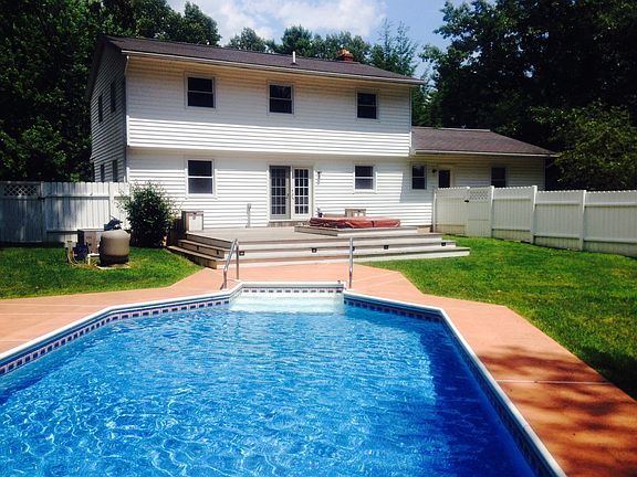 4th image of 30 Pebble Beach Dr