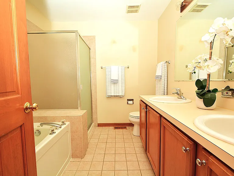 2460 Georgetown Cir — Photo 11