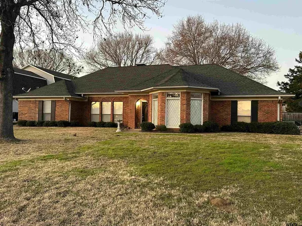 607 Charmwood Dr, Chandler, TX 75758