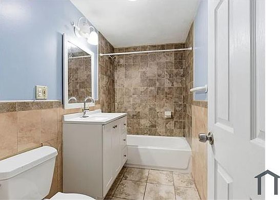 5th image of 20 Leslie St #3