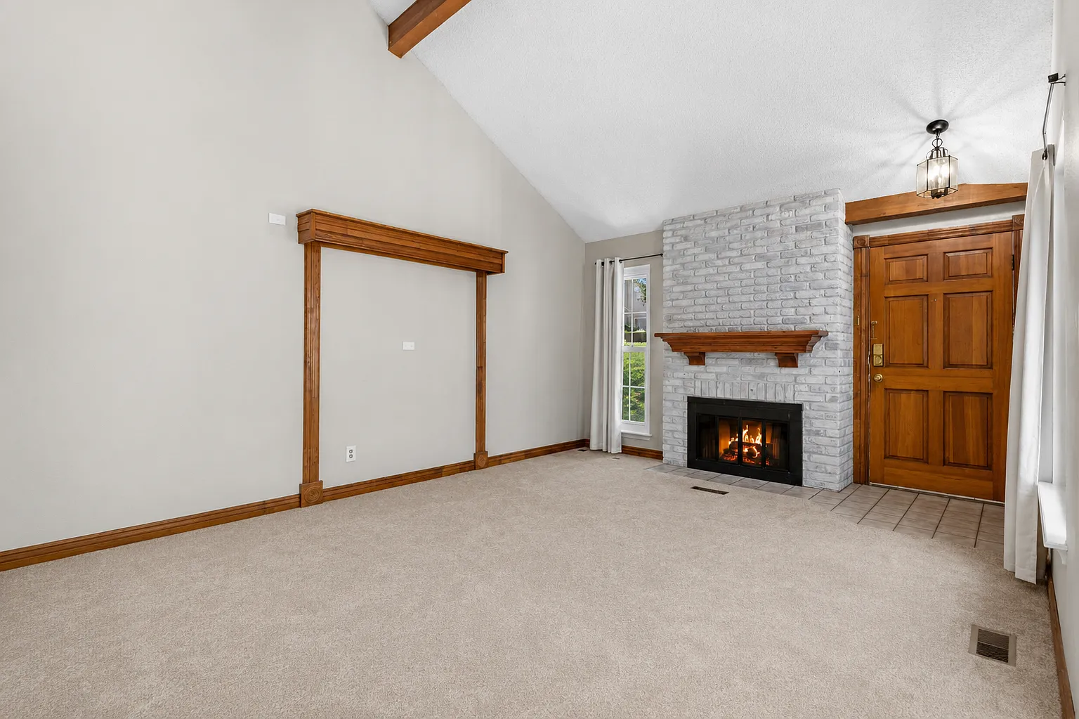 3 bed, 2078 sqft, $2,950 — Photo 3