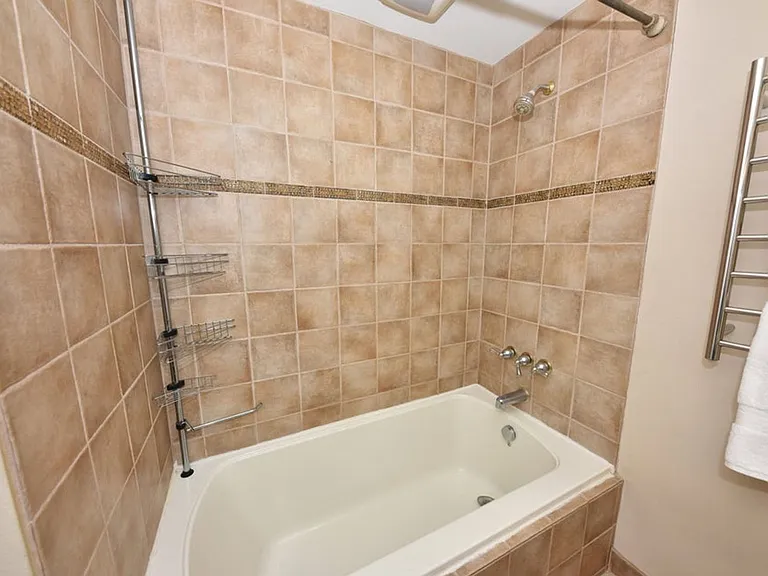 12475 Elmhurst Pkwy — Photo 25