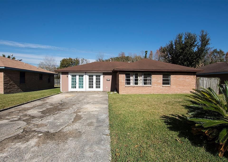 1st image of 2401 Hillshire Dr