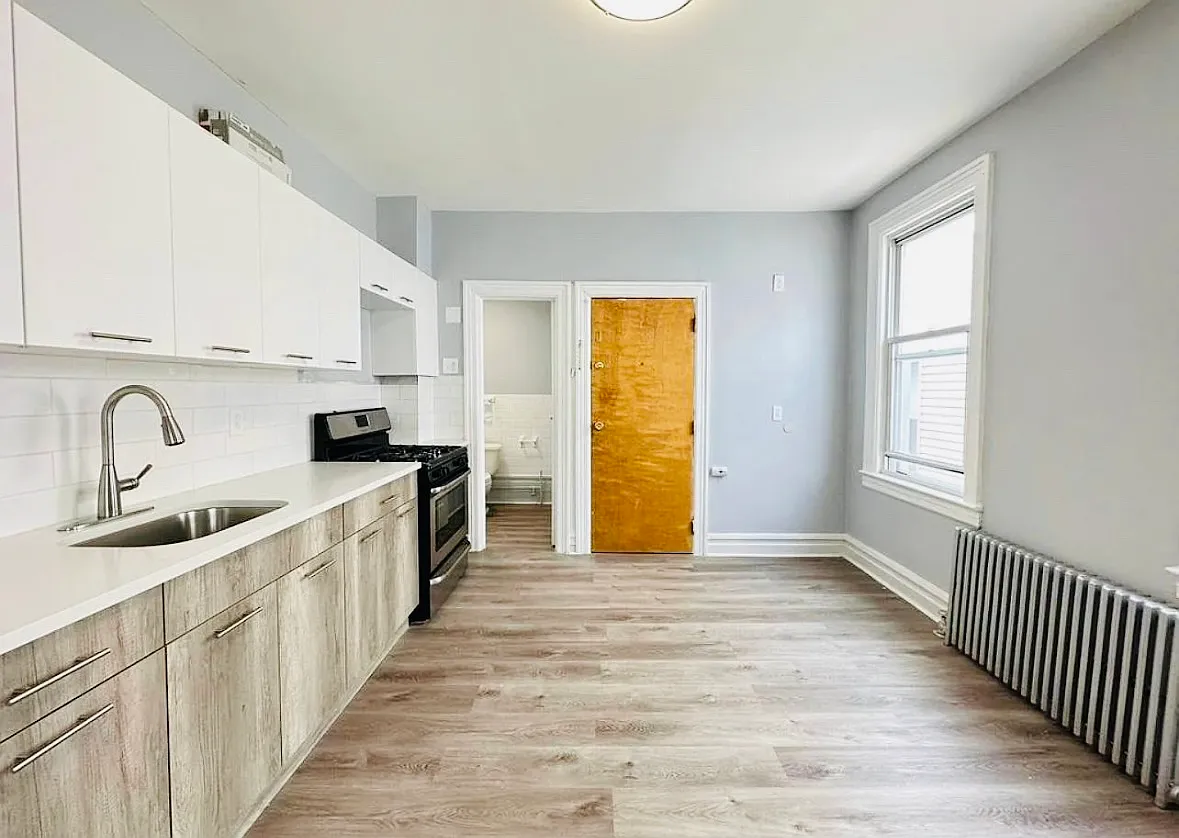 2 bed, $1,900 — Photo 1