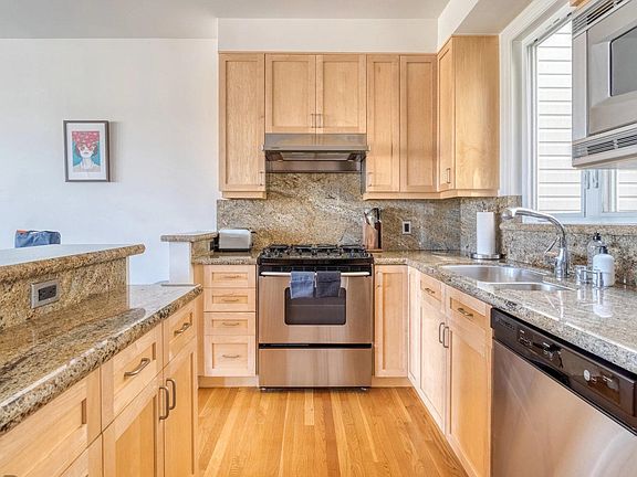 3rd image of 1044 Mississippi St #2