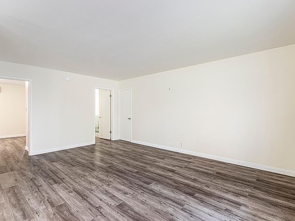 4th image of 181 S Marengo Ave APT 13