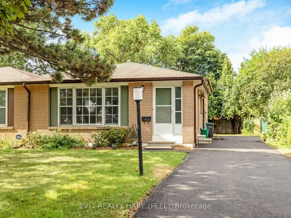 5 Garside Cres, Brampton, ON L6S 1H5
