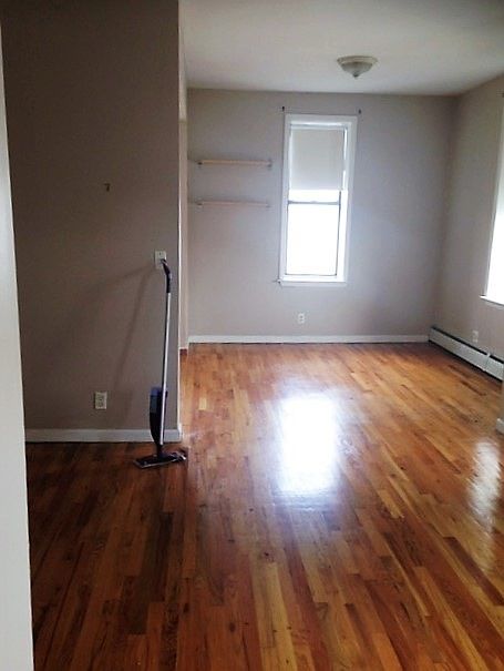 2nd image of 3601 Steinway St