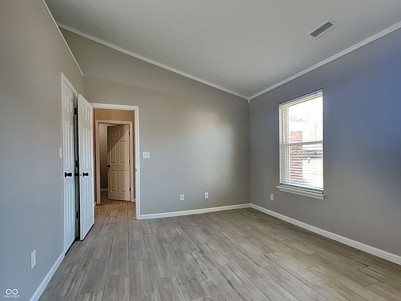 4th image of 3713 Foxtail Dr