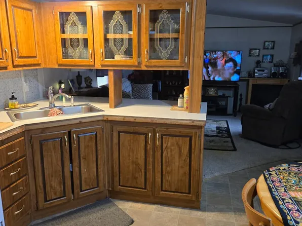 470 Old Highway 62 Spc 2, Eagle Point, OR 97524
