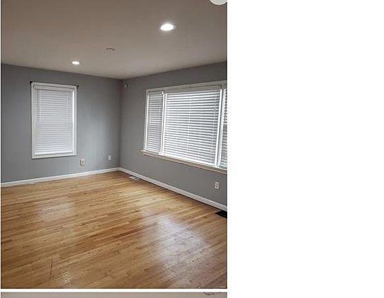 5th image of 4709 Hamilton Ave